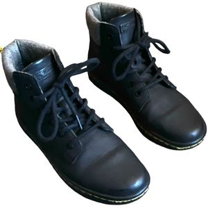 Dr Martens EUC Maelly matte black boots. Size 7